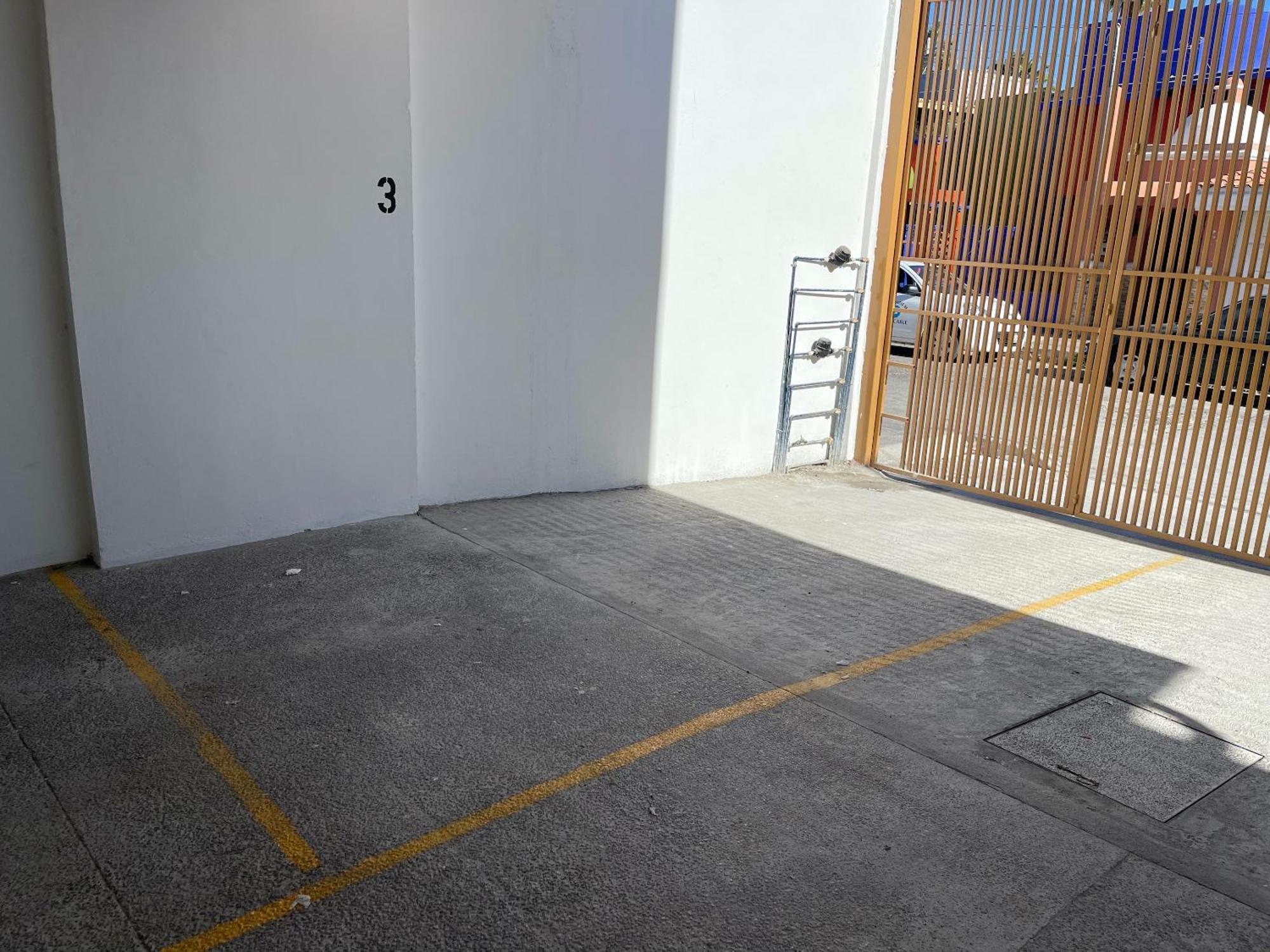 Apartment Promo! 2br-pool-views-king Bed-walk 2 Beach-5 Star Area *
